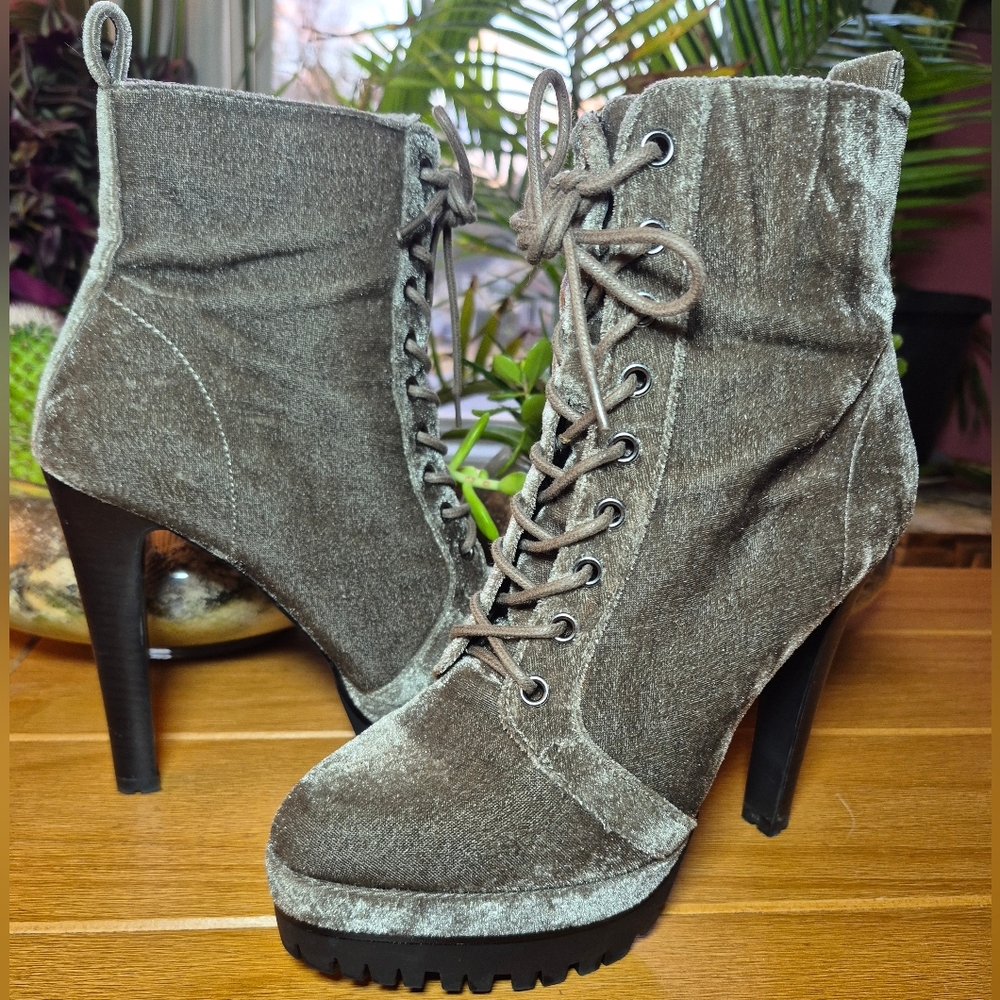 ALDO ‘Aliria’ Velvet Lace‎ Up/Zip Platform Boots - Womens 7.5